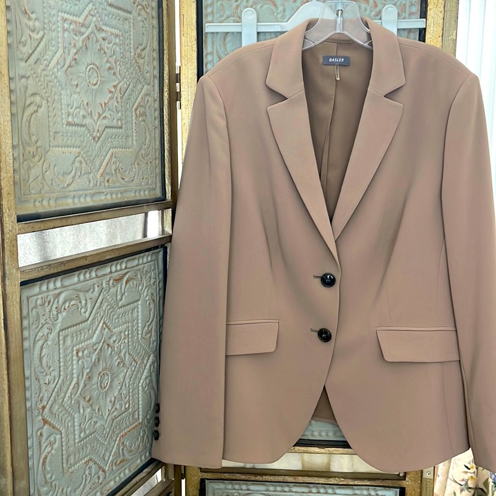 Basler blazer